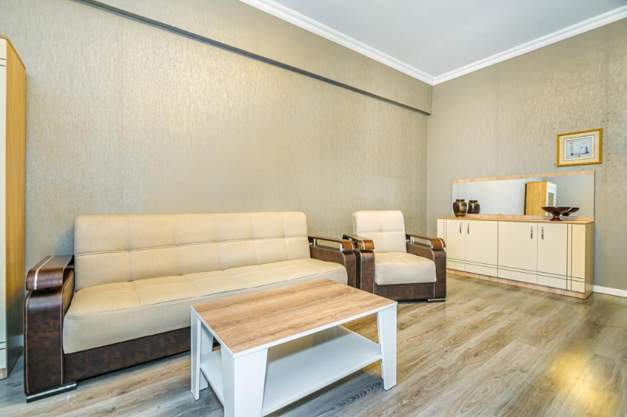 M Estate 1 Room Targovu Баку Екстериор снимка