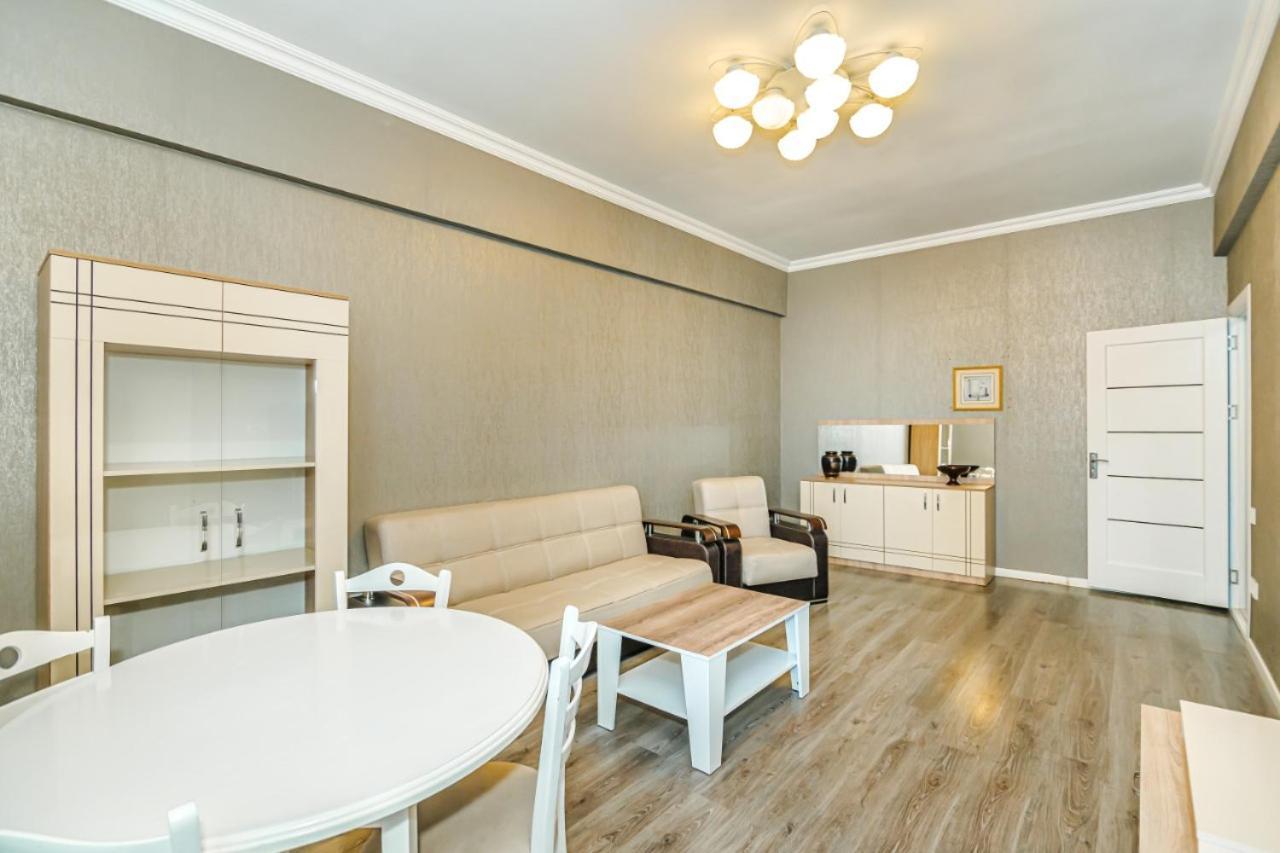 M Estate 1 Room Targovu Баку Екстериор снимка